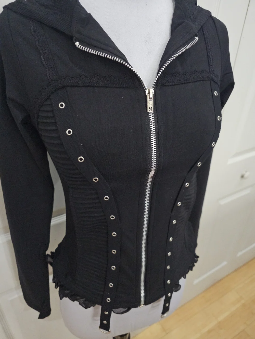 Vintage Y2K Punk Goth Hot Topic Tripp NYC Grommet Zip Black Silver Hoodie Top S - Picture 10 of 11